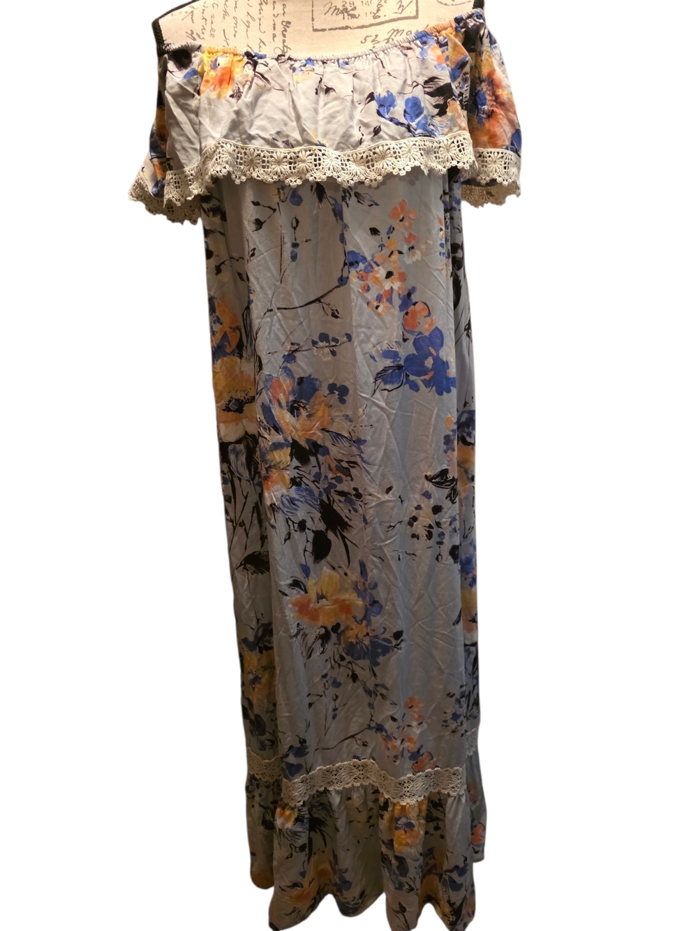 Off-Shoulder Floral Maxi Dress in Light Blue Medium Euc